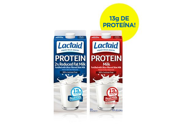 Leche LACTAID enriquecida con proteínas en envases de cartón azul y rojo con un círculo amarillo con texto que dice “¡13 g de proteínas!”