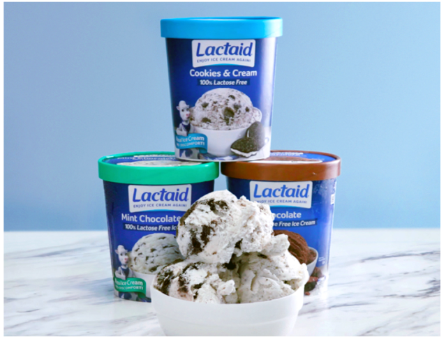 Recipiente de helado de galletas con crema Lactaid con helado Lactaid
